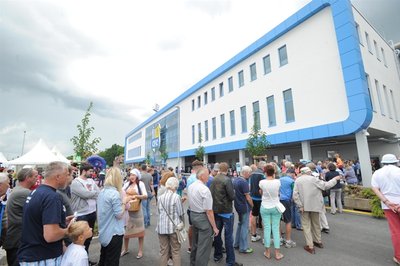 <p>
	27 Millionen Euro kostete das Vorhaben, dessen Bau vor zweieinhalb Jahren gestartet war.</p>
