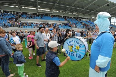 <p>
	Er rührte die Werbetrommel für den CFC.</p>
