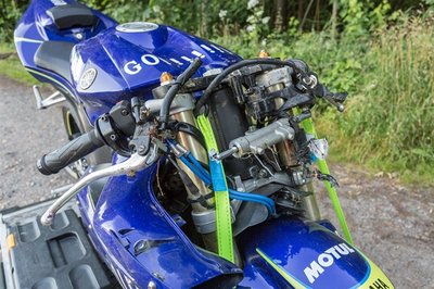 <p xmlns:php="http://php.net/xsl">Am Mittwochabend ist ein 39-jähriger Motorradfahrer im Ortsteil Waldkirchen in einer Linkskurve gestürzt.</p>
