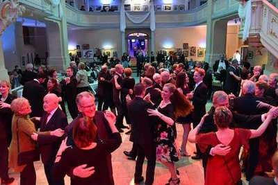 <p>1. Februar: Rund 1300 Gäste haben sich beim Bühnenball des Mittelsächsischen Theaters auf eine intergalaktische Reise mitnehmen lassen. Unter dem Motto „Ball im All“ kamen Fans von Science-Fiction voll auf ihre Kosten. Wobei das breite Programm letztendlich für jeden Geschmack etwas bot – von der Opernarie über Operettenmelodien und Coversongs bis zum Kabarettprogramm.</p>
