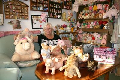 <p>21. September: Riesen-Schweinerei: Die Oederanerin Anneli Nimser sammelte in ihrem Büro Schweinchen aller Art. Sie musste ihre Sammlung aufgeben und suchte mit Hilfe der „Freien Presse“ neue Besitzer. Daraus wurde eine erfolgreiche Spendenaktion.</p>
