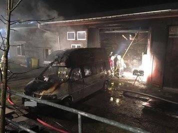 <p>Bis in den frühen Morgenstunden sollen etwa 60 Feuerwehrkameraden im Einsatz gewesen sein.</p>
