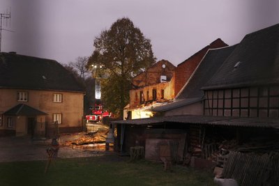 <p>Die Scheune befindet sich auf jenem Grundstück, auf dem es Ende 2014 und Anfang 2015 bereits mehrere Großbrände gegeben hatte.</p>