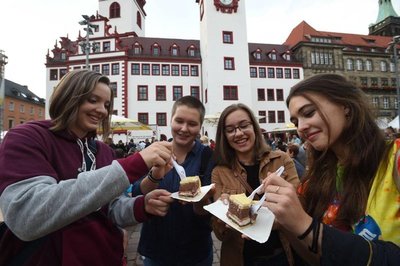 <p>Die Stadt feiert bis Sonntagabend. Erwartet werden 260.000 Besucher.&nbsp;</p>
