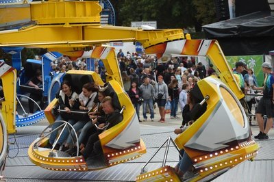 <p>Etliche Fahrgeschäfte sorgten für Action.</p>

