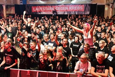 <p>Das erste Benefizkonzert dieser Art hatte 2012 in der "Alten Mensa" an der Petersstraße vor 325 Gästen stattgefunden, erinnert sich der Organisator Kenneth Hädecke.</p>