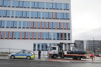 <p>Da er sichtlich betrunken war führten die Beamten einen Atemalkoholtest durch.</p>
