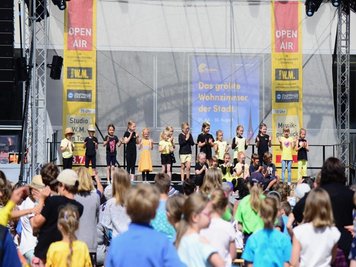 <p>Musik-Picknick im Stadthallenpark</p>
