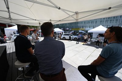 <p>Workshop zum Thema Autonomes Fahren auf dem Düsseldorfer Platz</p>
