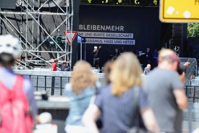 <p>Herbert Grönemeyer beim Soundcheck am Mittag.</p>
