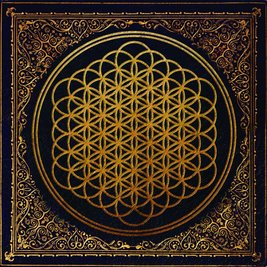 <p>Bring Me The Horizon - „Sempiternal“ (2013): Das ist die perfekte Schweißnaht zwischen Brutalität und Pop: Bring Me The Horizon aus dem englischen Sheffield, bis dato vor allem mit giftig brodelndem Emo-Deathcore auffällig, haben mit diesem düster-erwachsenen Album, das schmerzhafte Lebensreflektion trotzig in cremige Supermelodien brüllt, ein Meisterwerk geschaffen. Seither die Messlatte für jede Metalcoreband! (tim)</p>
