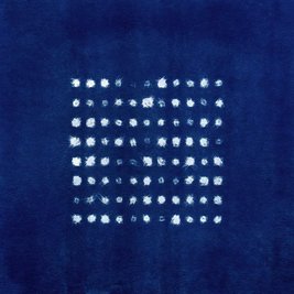 <p>Òlafur Arnalds - „Re:Member“ (2018): Nur wenige sanfte, charakteristische Klaviertöne tropfen in nebligem Hall, und schon weiß man: das muss dieses ruhige Genie aus Island sein! Òlafur Arnalds hat sich mit seiner reduzierten Neoklassik eine globale Fangemeinde aufgebaut, die vom herkömmlichen Sinfoniekonzert-Besucher bis zum Rocker reicht und auf diesem Meister-Album ihren Höhepunkt erreicht. (tim)</p>

