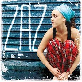 <p>Zaz - „ZAZ“ (2010): Mit ihrem Debütalbum, auf dem ihr Künstlername steht, hat sich die Französin Isabelle Geffroy ins Bewusstsein nicht nur der Europäer katapultiert, denn es erschien in 54 Ländern. Die kleine Frau, die enorm kraftvoll auftritt, singt wie die moderne Version von Edith Piaf und hat dem Chanson neues Leben eingehaucht. Zaz ist kein Glamour-Star, sondern authentisch, frech, intensiv, nahbar. (jpe)</p>
