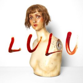 <p>Metallica &amp; Lou Reed - „Lulu“ (2011): Das Album ist ultimativer Zankapfel und missverstandenstes Album der Zehner Jahre. Fans und Medien bemängelten den fehlenden „Metal-Faktor“ – und übersahen, wie souverän Reed und Metallica hier Robert Wilsons Theaterversion der Wedekind-Vorlage als Abgesang anlegen, der herkömmliche Stile ebenso dekonstruiert, wie es das Stück selbst mit Gefühlen, Moral und sozialen Bindungen tut. (kubu)</p>
