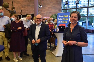 <p>Zwischen dem SPD-Kandidaten Sven Schulze (links) und der CDU-Kandidatin Almut Patt gab es ein Kopf-an-Kopf-Rennen.</p>