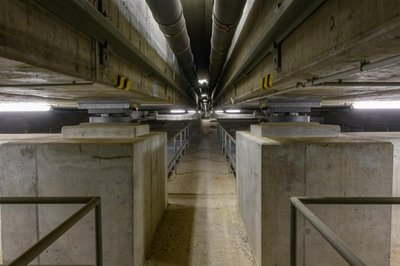 <p><span calibri="" style="font-size:11.0pt;line-height:115%;
font-family:">Blick in die Tragekonstruktion der modernen Brücke.</span></p>