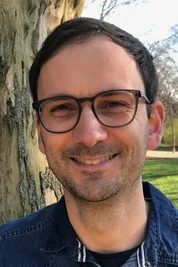 <p>Georg Müller ist seit mehr als zehn Jahren als Redakteur für die "Freie Presse" tätig - die meiste Zeit davon im Erzgebirge. Als Teil der Lokalredaktion Marienberg ist er vor allem für die Orte Olbernhau und Wolkenstein zuständig. Einer der Schwerpunkte: Kommunalpolitik. In seiner Freizeit ist der 41-Jährige gern in der Natur unterwegs, entweder zu Fuß oder mit dem Kajak.</p>