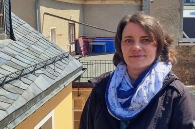 <p>Annett Honscha, Redakteurin in der Lokalredaktion Annaberg. Im Erzgebirge geboren und aufgewachsen, arbeitet sie seit 2005 als Redakteurin der "Freien Presse". Zuvor war sie mehrere Jahre lang in der Lokalredaktion Aue tätig, hat Journalistik und Politikwissenschaft an der Universität Leipzig studiert. Heute betreut sie unter anderem die Orte Geyer, Crottendorf und Tannenberg.</p>