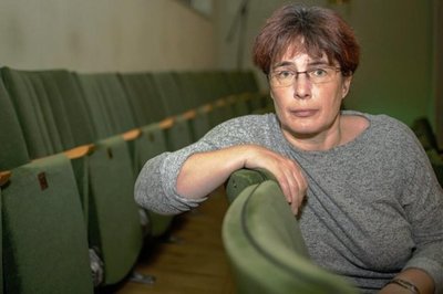 <p>Antje Flath ist als Erzgebirgerin seit mittlerweile mehr als 30 Jahren für die Leserinnen und Leser der "Freie Presse" im Erzgebirge unterwegs. Nach dem Start der Ausbildung im Herbst 1988 ging es gleich in die Praxis. In der Lokalredaktion in Marienberg hat sie sich dann alles weitere wichtige Rüstzeug für den Lokaljournalismus angeeignet. Seit 2010 arbeitet sie in Annaberg-Buchholz.</p>