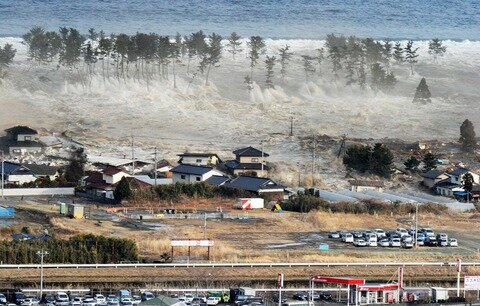 <p>
	Ein schweres Erdbeben der Stärke 8,9 hat den Nordosten Japans erschüttert und hohe Tsunami-Wellen ausgelöst.</p>
