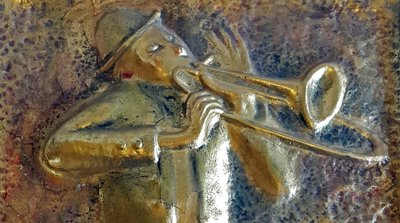 In der Nachwendezeit verschwanden die Originale, nur einige Gips-Nachbildungen (Foto) sind übrig geblieben