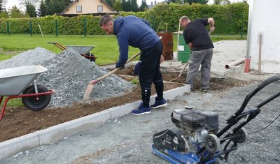 Ihren Fokus richten die Wolkensteiner Vereinsmitglieder derzeit auf die Arbeiten im Außenbereich. Schließlich soll das Vereinsheim der SG 47 schon auf den ersten Blick einiges hermachen. 