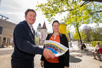 Rico Kusche und Denise Schuh laden zum großen Stadtfest Plauener Frühling ein.