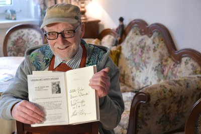 89 Jahre alt, Bürgerpreisträger der Stadt Freiberg, erlebte das Ende des Zweiten Weltkriegs in Freiberg