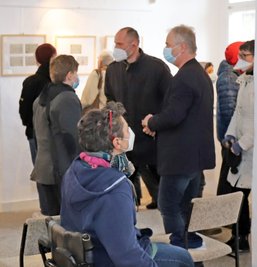 Das Interesse an der Wanderausstellung im Schloss Frauenstein war schon zur Eröffnung sehr groß.