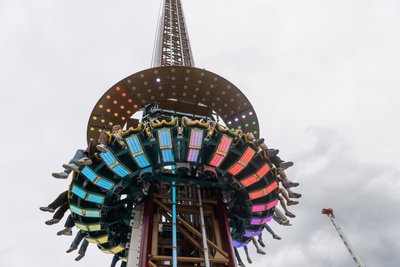 Er ist aktuell der größte transportable Freifallturm der Welt und steht auf der Kät in Annaberg-Buchholz: der „Gravity“.