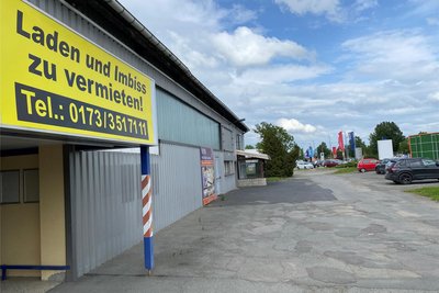Mit dieser täglich von Hunderten Autofahrern gesehenen Einladung geht Eigentümer Uwe Gaethke seit ein paar Tagen in die Akquise. Es gab bereits Kontakte, mehr vorerst nicht.