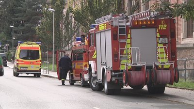 Vorsorglich rückten Feuerwehr, Polizei und Rettungsdienst zur Humboldtschule aus.