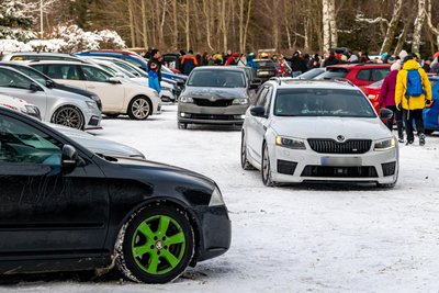 Bei der Ankunft kam es teilweise sogar zu kleinen Staus, ehe jeder eingeparkt hatte.