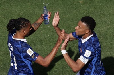 Frankreichs Beste gegen Senegal: Michael Olise (l.) und Kylian Mbappé.