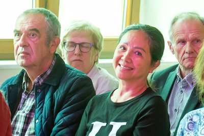 Die Schulanfangsfeier am Samstag war auch für die Großeltern von Anh Thu – Wilhelm Schlax und seine Frau Thi Ai Phi Le – ein besonderer Moment.