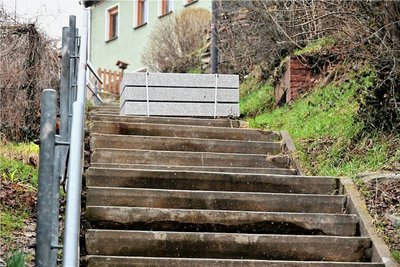 Die Stufen aus Beton wurden Anfang der 1990er-Jahre gesetzt und sind nun marode. 
