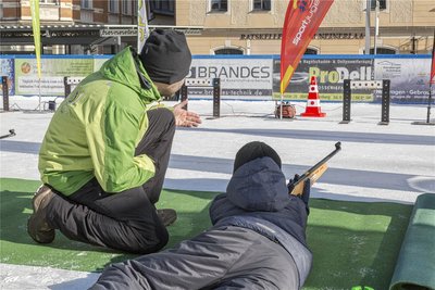 Auf der Eisbahn in Annaberg haben in der Vergangenheit auch immer wieder Veranstaltungen stattgefunden wie etwa 2018 Eis-Biathlon.