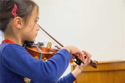 In der Musikschule Flöha findet nach den Ferien montags das Instrumentenkarussell für Sieben- bis Neunjährige statt.