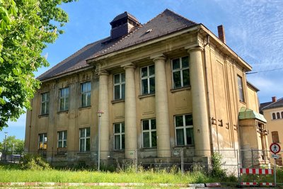Der Clemens-Winkler-Club in Aue soll zum Standesamt werden. Erster Schritt: die Entkernung.