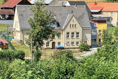 Der Kindergarten Villa Kunterbunt in Triebel wird 70 Jahre alt - gefeiert wird laut Bürgermeister Udo Seeger am 31. Mai.