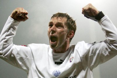 Ob die Veilchen am Samstag ebenso jubeln können wie Tomasz Kos vor knapp 20 Jahren?