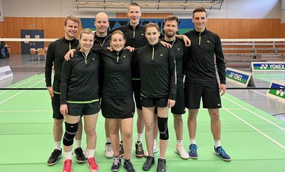 David Kaiser (h. v. l.), Konstantin Hack, Pit Hofmann, Willi Jugel, Franz Pietschmann sowie Sandra Kämpf (v. v. l.), Annika Schreiber und Annika Hofmann wollen die Regionalliga Südost in dieser Saison rocken. 