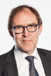 Johannes Schipp ist Fachanwalt für Arbeitsrecht in Gütersloh.