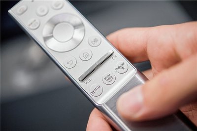Viele Streamingdienste bieten Familienaccounts an - so muss sich die Familie oder WG nicht immer auf einen Film oder eine Serie einigen.