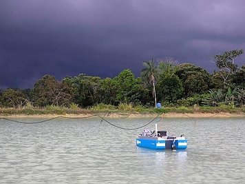 Der Mess-Roboter im Einsatz während seiner ersten Forschungsreise im Amazonas (Oktober 2021). 