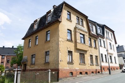 Das Geburts- und Wohnhaus des Malers Gotthard Graubner auf der Pfarrstraße in Erlbach.