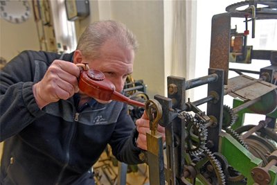 Dirk Röders Sammlungsstücke bedürfen auch eines Öltropfens, sollen sie wie geschmiert laufen.