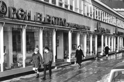Der Handwerkerhof an der Lohstraße 1969: Dort hatten auch die Produktionsgenossenschaften "Rusti" und "Ideal" Annahmestellen.