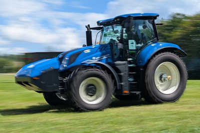 Landtechnik kann heute mehr als nur Hänger ziehen oder übers Feld fahren.