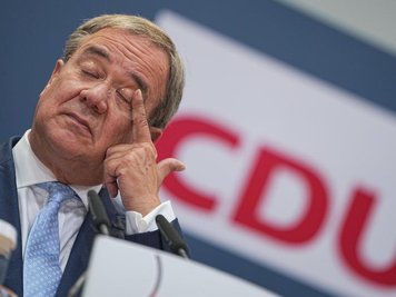            CDU-Kanzlerkandidat Armin Laschet gibt eine Pressekonferenz nach den Gremiensitzungen der Partei nach der Bundestagswahl.